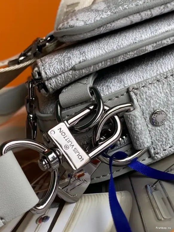 First bag ru LOUIS MESSENGER VUITTON TRIO 0628